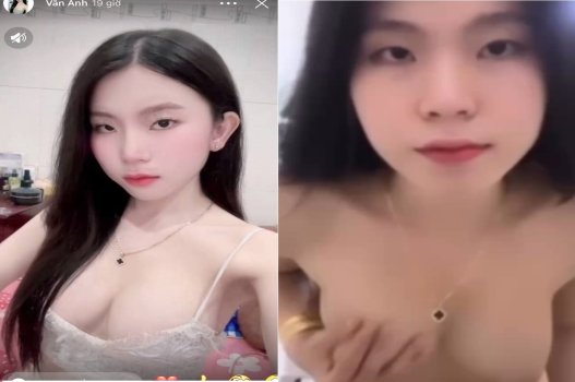 Vân Anh đam mê khoe dáng sexy trực tuyến